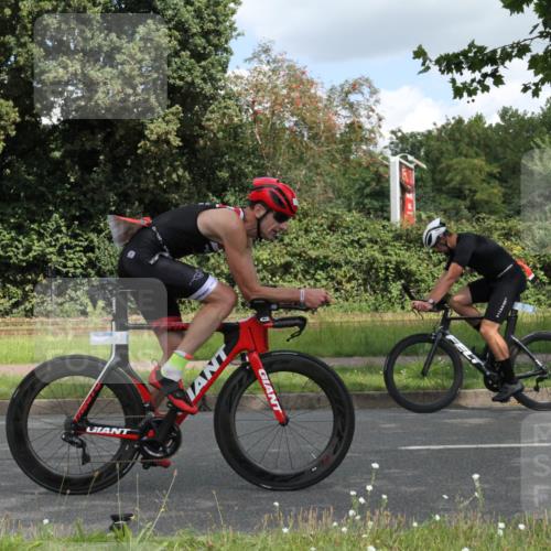 10.08.2025 - GEWOBA Citytriathlon Bremen Yannick Fuchs http://msf.ph/oto/8568133 10.08.2025 12:53:19 Radfahren 570, 734, 759, 872, 902, 966 meine-sportfotos.de