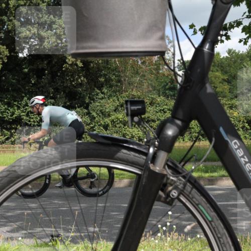 10.08.2025 - GEWOBA Citytriathlon Bremen Yannick Fuchs http://msf.ph/oto/8568135 10.08.2025 12:53:22 Radfahren 570, 631, 734, 759, 872, 902, 933, 966 meine-sportfotos.de