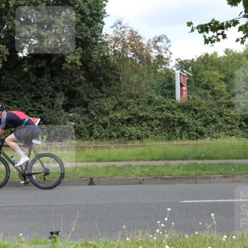 10.08.2025 - GEWOBA Citytriathlon Bremen Yannick Fuchs http://msf.ph/oto/8568145 10.08.2025 12:53:33 Radfahren 631, 759, 872, 902, 933, 966, 1035 meine-sportfotos.de