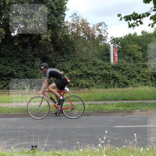 10.08.2025 - GEWOBA Citytriathlon Bremen Yannick Fuchs http://msf.ph/oto/8568148 10.08.2025 12:53:37 Radfahren 631, 739, 759, 902, 933, 966, 1035 meine-sportfotos.de