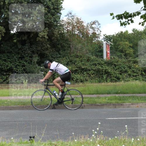 10.08.2025 - GEWOBA Citytriathlon Bremen Yannick Fuchs http://msf.ph/oto/8568151 10.08.2025 12:53:38 Radfahren 631, 739, 759, 902, 933, 966, 1035 meine-sportfotos.de