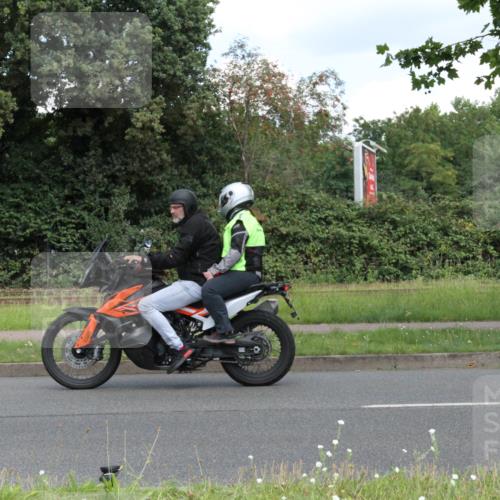10.08.2025 - GEWOBA Citytriathlon Bremen Yannick Fuchs http://msf.ph/oto/8568153 10.08.2025 12:53:42 Radfahren 631, 739, 902, 933, 966, 1035 meine-sportfotos.de