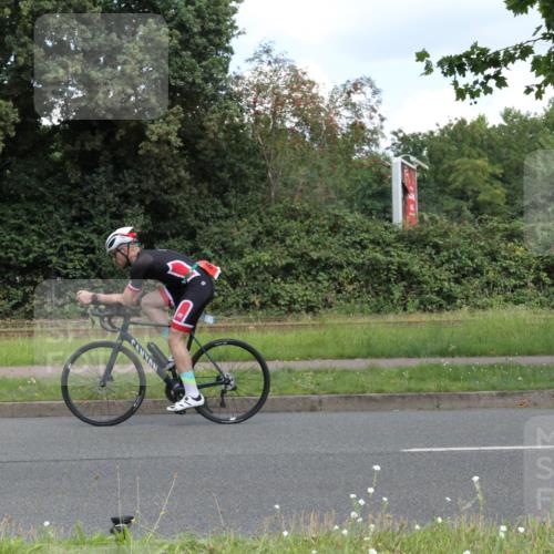 10.08.2025 - GEWOBA Citytriathlon Bremen Yannick Fuchs http://msf.ph/oto/8568156 10.08.2025 12:53:49 Radfahren 739, 1035 meine-sportfotos.de