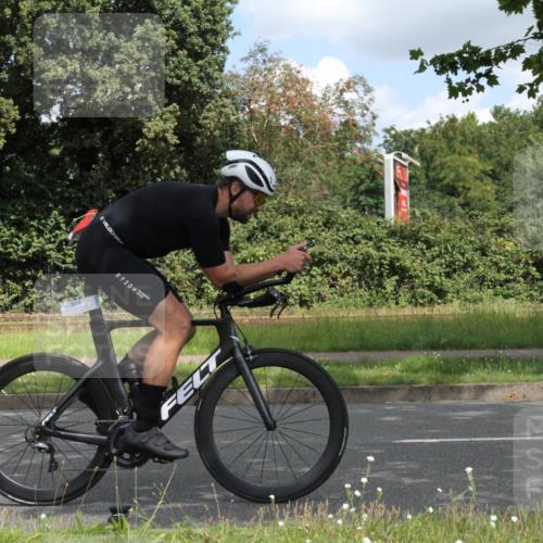 10.08.2025 - GEWOBA Citytriathlon Bremen Yannick Fuchs http://msf.ph/oto/8568169 10.08.2025 12:54:11 Radfahren 618, 707, 740, 742, 750, 797, 1006, 1032, 1039 meine-sportfotos.de
