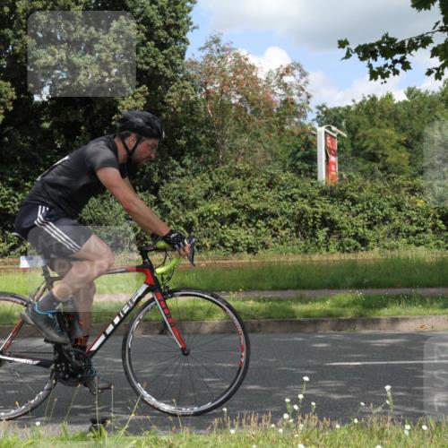 10.08.2025 - GEWOBA Citytriathlon Bremen Yannick Fuchs http://msf.ph/oto/8568170 10.08.2025 12:54:13 Radfahren 618, 707, 740, 742, 750, 797, 1006, 1032, 1039 meine-sportfotos.de