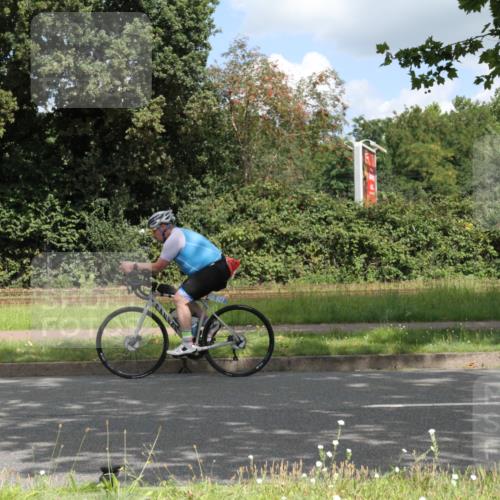 10.08.2025 - GEWOBA Citytriathlon Bremen Yannick Fuchs http://msf.ph/oto/8568178 10.08.2025 12:54:18 Radfahren 582, 618, 707, 740, 742, 750, 797, 1006, 1032, 1039 meine-sportfotos.de