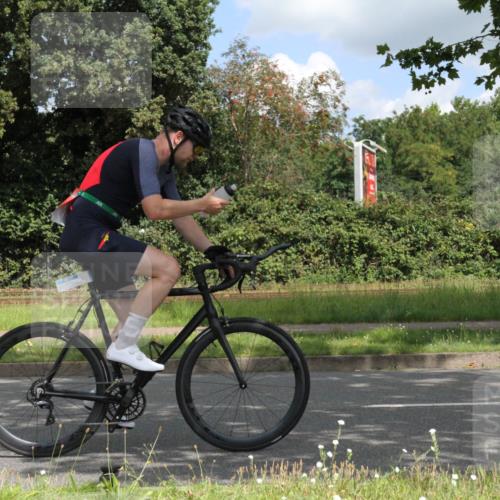10.08.2025 - GEWOBA Citytriathlon Bremen Yannick Fuchs http://msf.ph/oto/8568187 10.08.2025 12:54:22 Radfahren 580, 582, 618, 707, 740, 750, 789, 826, 1006 meine-sportfotos.de
