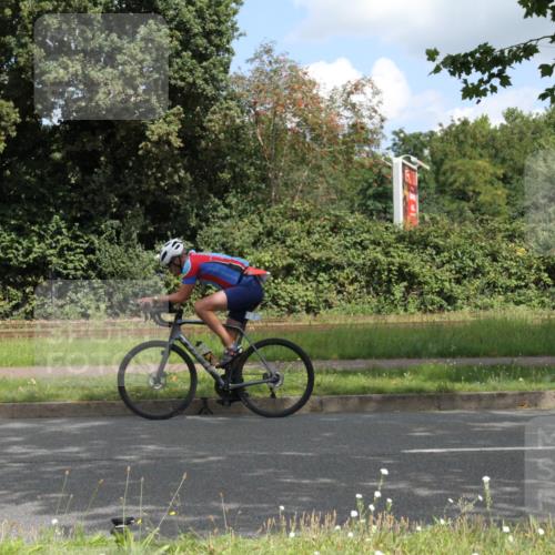 10.08.2025 - GEWOBA Citytriathlon Bremen Yannick Fuchs http://msf.ph/oto/8568226 10.08.2025 12:54:43 Radfahren 580, 634, 736, 783, 789, 790, 826, 1029 meine-sportfotos.de