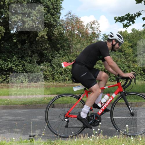 10.08.2025 - GEWOBA Citytriathlon Bremen Yannick Fuchs http://msf.ph/oto/8568229 10.08.2025 12:54:50 Radfahren 563, 591, 632, 634, 728, 736, 781, 783, 790, 1029 meine-sportfotos.de