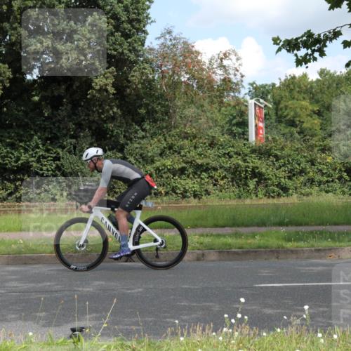 10.08.2025 - GEWOBA Citytriathlon Bremen Yannick Fuchs http://msf.ph/oto/8568230 10.08.2025 12:54:50 Radfahren 563, 591, 632, 634, 728, 736, 781, 783, 790, 1029 meine-sportfotos.de