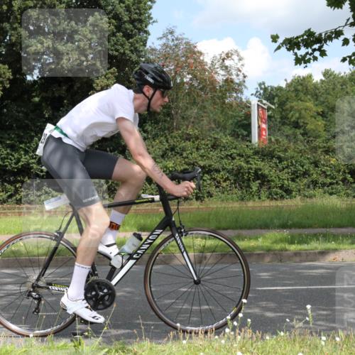 10.08.2025 - GEWOBA Citytriathlon Bremen Yannick Fuchs http://msf.ph/oto/8568231 10.08.2025 12:54:53 Radfahren 563, 591, 632, 634, 728, 736, 761, 781, 790, 1029 meine-sportfotos.de