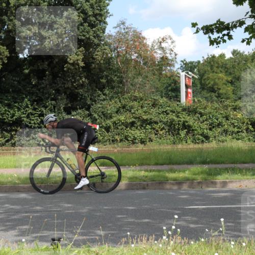 10.08.2025 - GEWOBA Citytriathlon Bremen Yannick Fuchs http://msf.ph/oto/8568234 10.08.2025 12:54:59 Radfahren 563, 591, 632, 714, 728, 736, 761, 766, 781, 794, 1015, 1029 meine-sportfotos.de