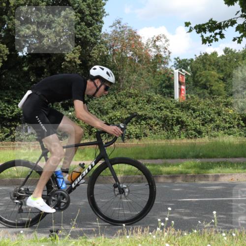 10.08.2025 - GEWOBA Citytriathlon Bremen Yannick Fuchs http://msf.ph/oto/8568235 10.08.2025 12:55:00 Radfahren 563, 591, 632, 714, 728, 761, 766, 781, 794, 1015, 1029 meine-sportfotos.de