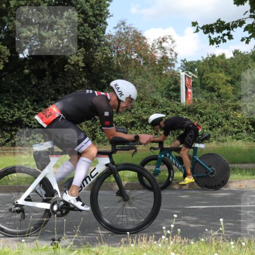 10.08.2025 - GEWOBA Citytriathlon Bremen Yannick Fuchs http://msf.ph/oto/8568237 10.08.2025 12:55:03 Radfahren 563, 591, 632, 714, 728, 761, 766, 781, 794, 877, 1015, 1029 meine-sportfotos.de