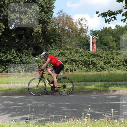 10.08.2025 - GEWOBA Citytriathlon Bremen Yannick Fuchs http://msf.ph/oto/8568244 10.08.2025 12:55:08 Radfahren 563, 591, 632, 696, 714, 728, 761, 766, 781, 794, 877, 1015 meine-sportfotos.de