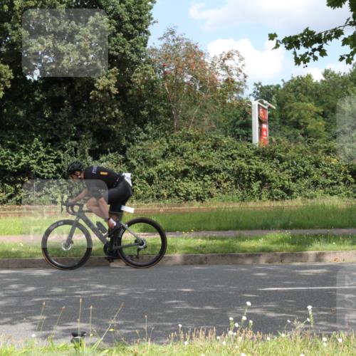 10.08.2025 - GEWOBA Citytriathlon Bremen Yannick Fuchs http://msf.ph/oto/8568247 10.08.2025 12:55:11 Radfahren 563, 632, 696, 714, 761, 766, 794, 877, 1015 meine-sportfotos.de