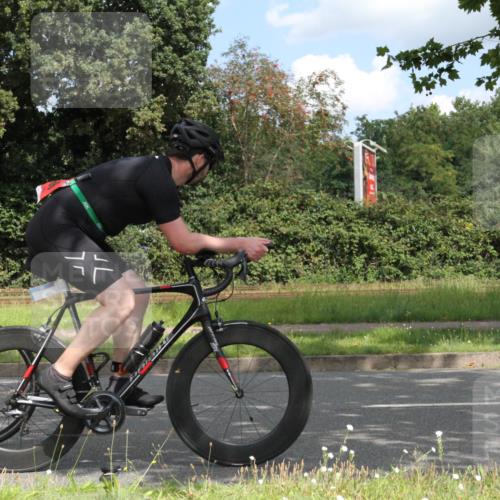 10.08.2025 - GEWOBA Citytriathlon Bremen Yannick Fuchs http://msf.ph/oto/8568248 10.08.2025 12:55:12 Radfahren 563, 696, 714, 761, 766, 794, 877, 1015 meine-sportfotos.de