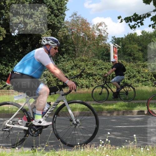 10.08.2025 - GEWOBA Citytriathlon Bremen Yannick Fuchs http://msf.ph/oto/8568251 10.08.2025 12:55:15 Radfahren 696, 714, 761, 766, 794, 877, 982, 1015 meine-sportfotos.de