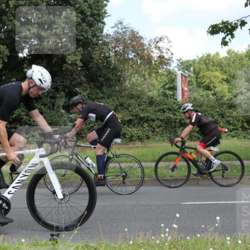 10.08.2025 - GEWOBA Citytriathlon Bremen Yannick Fuchs http://msf.ph/oto/8568266 10.08.2025 12:55:27 Radfahren 696, 804, 843, 982, 1033 meine-sportfotos.de