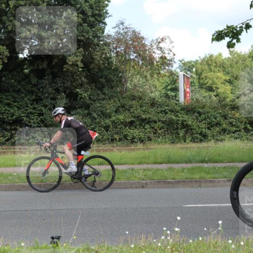 10.08.2025 - GEWOBA Citytriathlon Bremen Yannick Fuchs http://msf.ph/oto/8568267 10.08.2025 12:55:27 Radfahren 696, 804, 843, 982, 1033 meine-sportfotos.de