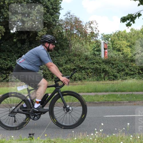 10.08.2025 - GEWOBA Citytriathlon Bremen Yannick Fuchs http://msf.ph/oto/8568269 10.08.2025 12:55:30 Radfahren 658, 696, 729, 804, 843, 880, 982, 1033 meine-sportfotos.de