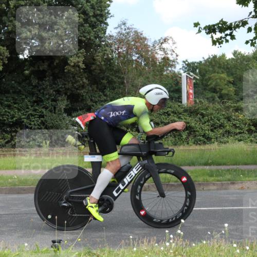 10.08.2025 - GEWOBA Citytriathlon Bremen Yannick Fuchs http://msf.ph/oto/8568274 10.08.2025 12:55:39 Radfahren 636, 658, 729, 779, 804, 843, 880, 982, 1033 meine-sportfotos.de