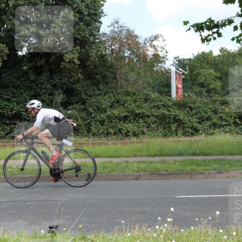10.08.2025 - GEWOBA Citytriathlon Bremen Yannick Fuchs http://msf.ph/oto/8568279 10.08.2025 12:55:42 Radfahren 636, 658, 729, 779, 804, 843, 880, 890, 1033 meine-sportfotos.de