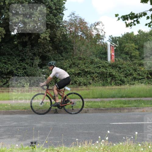 10.08.2025 - GEWOBA Citytriathlon Bremen Yannick Fuchs http://msf.ph/oto/8568280 10.08.2025 12:55:43 Radfahren 636, 658, 729, 779, 804, 843, 880, 890 meine-sportfotos.de