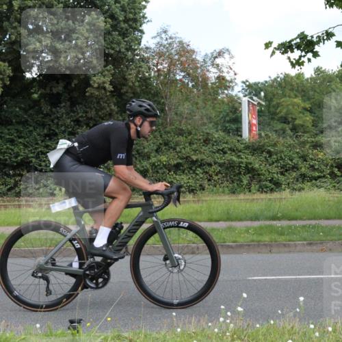 10.08.2025 - GEWOBA Citytriathlon Bremen Yannick Fuchs http://msf.ph/oto/8568290 10.08.2025 12:56:03 Radfahren 589, 662, 765, 779, 784, 883, 890, 896, 1024, 1025 meine-sportfotos.de