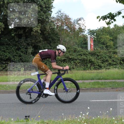 10.08.2025 - GEWOBA Citytriathlon Bremen Yannick Fuchs http://msf.ph/oto/8568291 10.08.2025 12:56:04 Radfahren 589, 662, 765, 784, 883, 890, 896, 1024, 1025 meine-sportfotos.de