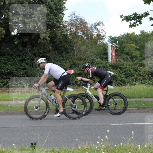 10.08.2025 - GEWOBA Citytriathlon Bremen Yannick Fuchs http://msf.ph/oto/8568300 10.08.2025 12:56:12 Radfahren 589, 662, 764, 765, 784, 844, 1024, 1025 meine-sportfotos.de