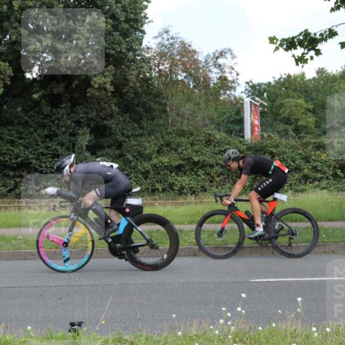 10.08.2025 - GEWOBA Citytriathlon Bremen Yannick Fuchs http://msf.ph/oto/8568305 10.08.2025 12:56:20 Radfahren 555, 567, 589, 662, 678, 721, 764, 784, 814, 844 meine-sportfotos.de