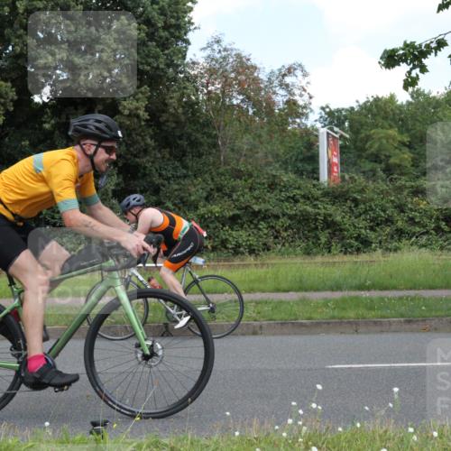 10.08.2025 - GEWOBA Citytriathlon Bremen Yannick Fuchs http://msf.ph/oto/8568308 10.08.2025 12:56:22 Radfahren 555, 567, 589, 662, 678, 721, 737, 764, 814, 831, 844 meine-sportfotos.de
