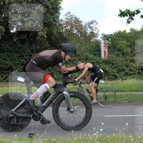 10.08.2025 - GEWOBA Citytriathlon Bremen Yannick Fuchs http://msf.ph/oto/8568311 10.08.2025 12:56:28 Radfahren 555, 567, 589, 678, 706, 721, 737, 749, 764, 772, 782, 814, 831, 844 meine-sportfotos.de