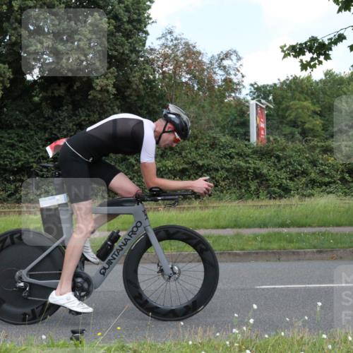 10.08.2025 - GEWOBA Citytriathlon Bremen Yannick Fuchs http://msf.ph/oto/8568316 10.08.2025 12:56:32 Radfahren 555, 567, 678, 706, 721, 737, 749, 764, 772, 782, 814, 831, 844 meine-sportfotos.de