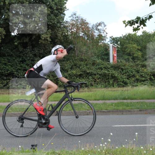 10.08.2025 - GEWOBA Citytriathlon Bremen Yannick Fuchs http://msf.ph/oto/8568317 10.08.2025 12:56:33 Radfahren 555, 567, 678, 706, 721, 737, 749, 764, 772, 782, 814, 831, 844 meine-sportfotos.de
