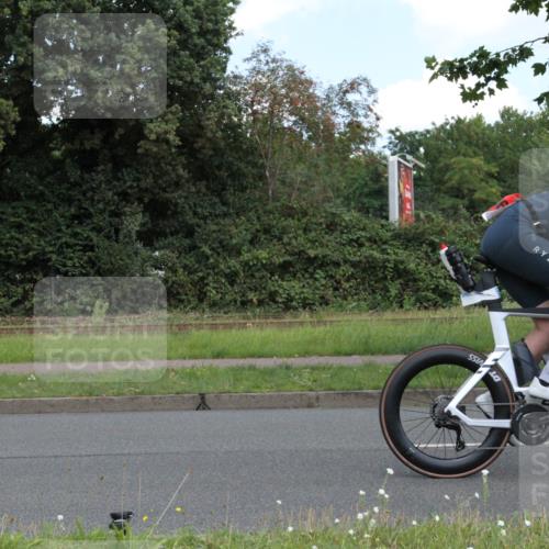 10.08.2025 - GEWOBA Citytriathlon Bremen Yannick Fuchs http://msf.ph/oto/8568320 10.08.2025 12:56:36 Radfahren 555, 567, 678, 706, 721, 737, 749, 772, 782, 814, 815, 831, 844 meine-sportfotos.de