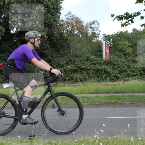 10.08.2025 - GEWOBA Citytriathlon Bremen Yannick Fuchs http://msf.ph/oto/8568321 10.08.2025 12:56:37 Radfahren 555, 567, 597, 678, 706, 721, 737, 749, 772, 782, 814, 815, 831 meine-sportfotos.de