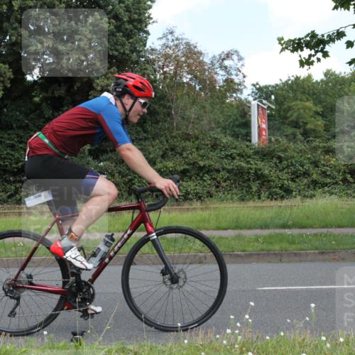 10.08.2025 - GEWOBA Citytriathlon Bremen Yannick Fuchs http://msf.ph/oto/8568322 10.08.2025 12:56:38 Radfahren 555, 567, 597, 678, 706, 721, 737, 749, 772, 782, 814, 815, 831 meine-sportfotos.de