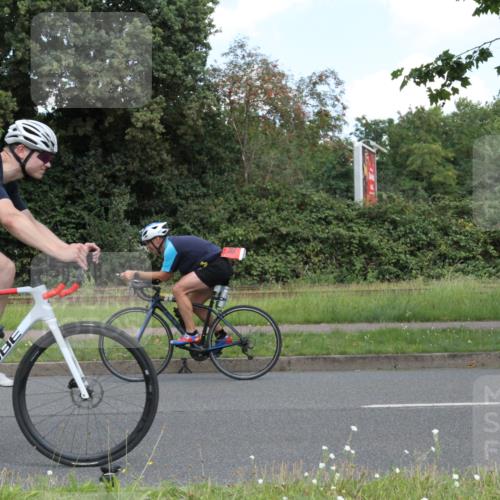 10.08.2025 - GEWOBA Citytriathlon Bremen Yannick Fuchs http://msf.ph/oto/8568328 10.08.2025 12:56:48 Radfahren 597, 672, 706, 749, 755, 772, 782, 815, 830, 913, 1014 meine-sportfotos.de