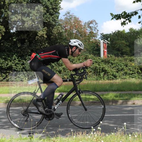 10.08.2025 - GEWOBA Citytriathlon Bremen Yannick Fuchs http://msf.ph/oto/8568333 10.08.2025 12:56:58 Radfahren 559, 597, 672, 723, 730, 755, 815, 830, 879, 913, 1003, 1014 meine-sportfotos.de