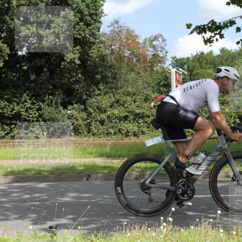 10.08.2025 - GEWOBA Citytriathlon Bremen Yannick Fuchs http://msf.ph/oto/8568346 10.08.2025 12:57:03 Radfahren 559, 672, 723, 730, 755, 758, 830, 879, 913, 940, 969, 1003, 1014 meine-sportfotos.de