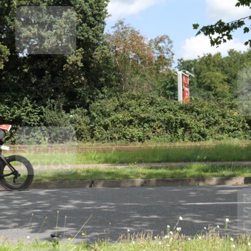 10.08.2025 - GEWOBA Citytriathlon Bremen Yannick Fuchs http://msf.ph/oto/8568348 10.08.2025 12:57:04 Radfahren 559, 672, 723, 730, 755, 758, 830, 879, 913, 940, 969, 1003, 1014 meine-sportfotos.de