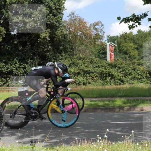 10.08.2025 - GEWOBA Citytriathlon Bremen Yannick Fuchs http://msf.ph/oto/8568353 10.08.2025 12:57:05 Radfahren 559, 672, 723, 730, 755, 758, 830, 849, 879, 913, 940, 969, 1003, 1014 meine-sportfotos.de