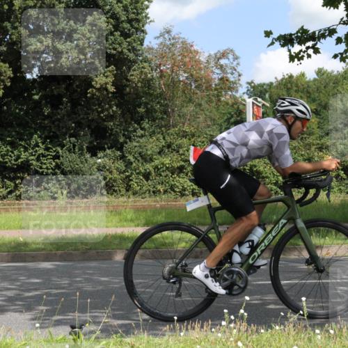 10.08.2025 - GEWOBA Citytriathlon Bremen Yannick Fuchs http://msf.ph/oto/8568360 10.08.2025 12:57:08 Radfahren 559, 672, 723, 730, 755, 758, 830, 849, 879, 913, 940, 969, 1003, 1014 meine-sportfotos.de