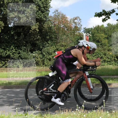 10.08.2025 - GEWOBA Citytriathlon Bremen Yannick Fuchs http://msf.ph/oto/8568374 10.08.2025 12:57:16 Radfahren 559, 572, 723, 730, 758, 849, 879, 892, 900, 940, 969, 1003 meine-sportfotos.de