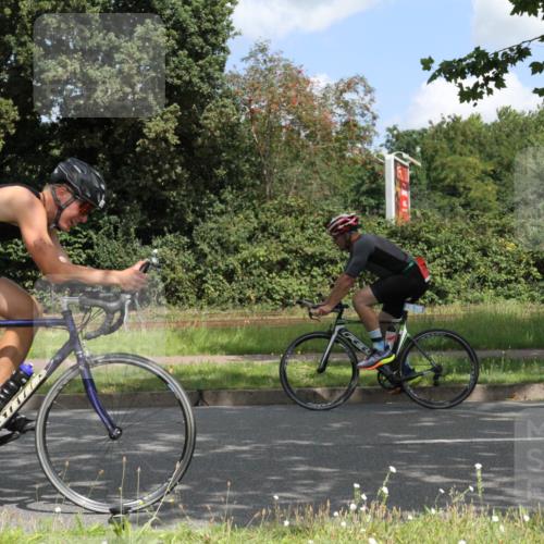 10.08.2025 - GEWOBA Citytriathlon Bremen Yannick Fuchs http://msf.ph/oto/8568381 10.08.2025 12:57:22 Radfahren 572, 690, 720, 730, 758, 849, 892, 900, 940, 969 meine-sportfotos.de