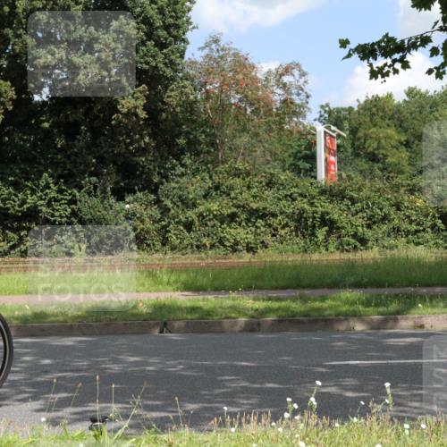 10.08.2025 - GEWOBA Citytriathlon Bremen Yannick Fuchs http://msf.ph/oto/8568404 10.08.2025 12:57:32 Radfahren 572, 690, 720, 825, 853, 892, 900, 1018 meine-sportfotos.de