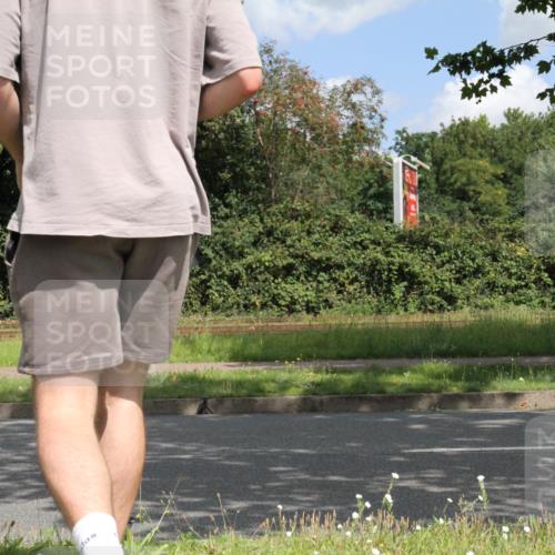 10.08.2025 - GEWOBA Citytriathlon Bremen Yannick Fuchs http://msf.ph/oto/8568416 10.08.2025 12:57:36 Radfahren 690, 720, 825, 853, 869, 892, 900, 1018 meine-sportfotos.de