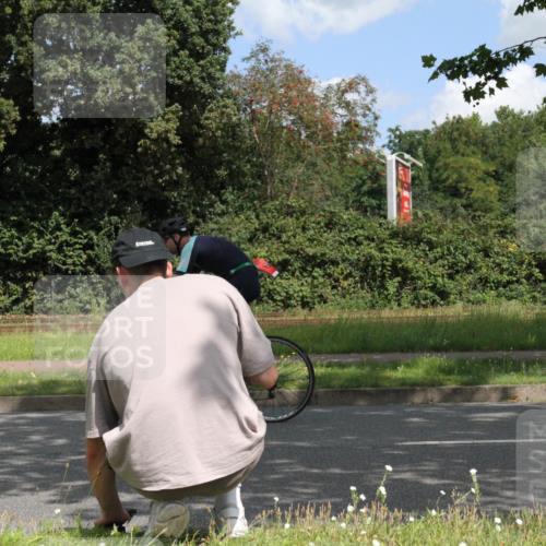 10.08.2025 - GEWOBA Citytriathlon Bremen Yannick Fuchs http://msf.ph/oto/8568426 10.08.2025 12:57:43 Radfahren 690, 720, 825, 853, 869, 1018 meine-sportfotos.de